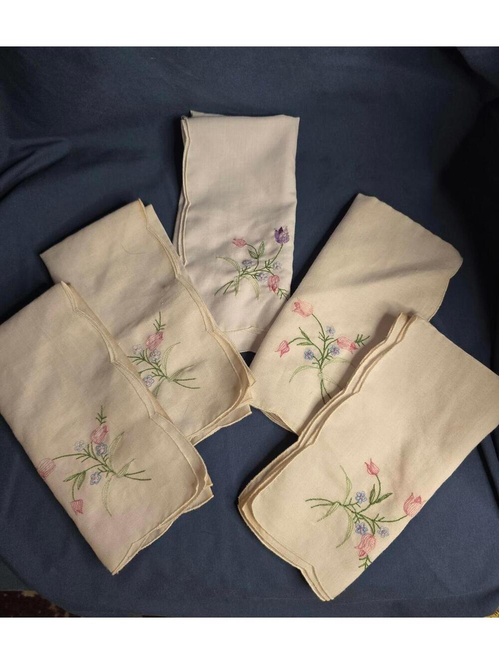 Set of 5 Vintage Embroidered Floral Napkins